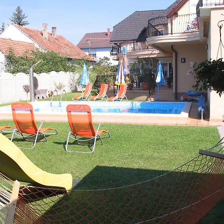 Sungarden Panzio Кестхей